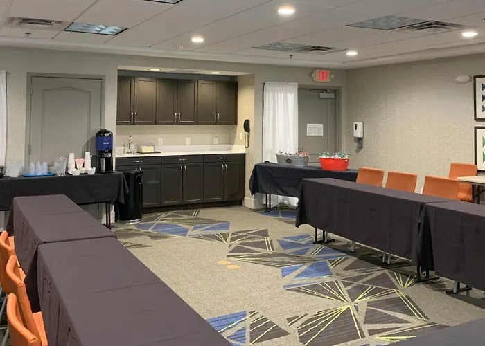Holiday Inn Express Hotel & Suites Crawfordsville By Ihg