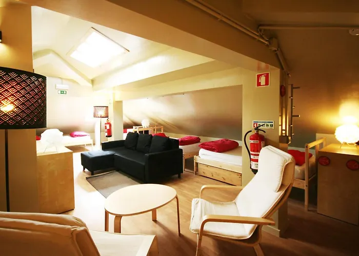 PILOT Design Hostel&Bar
