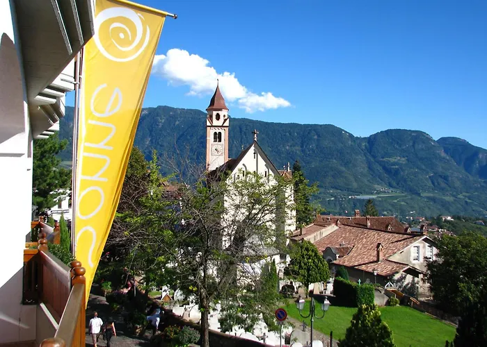 Small Hotel Sonne Tirolo
