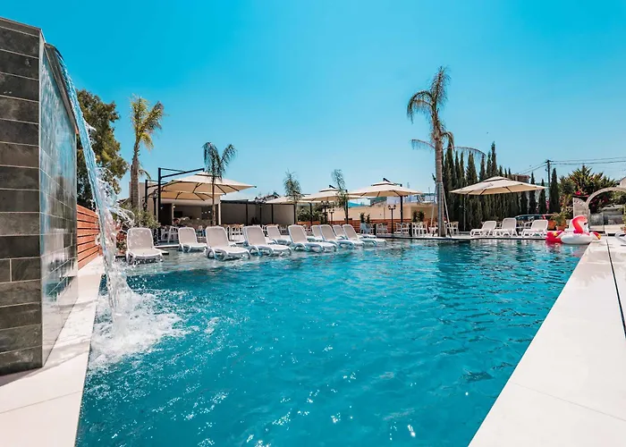 Ksamil Central Park Hotel