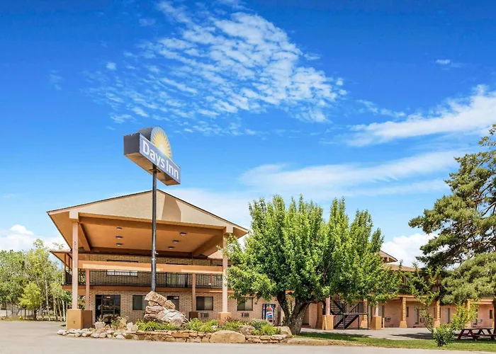 Days Inn By Wyndham Cortez