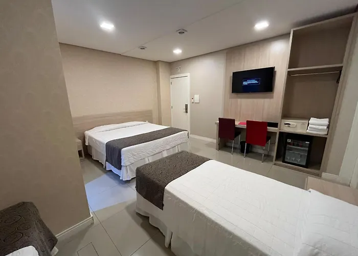 Holiday&Business Hotel - Em frente ao Centro de Eventos e Arena Conda
