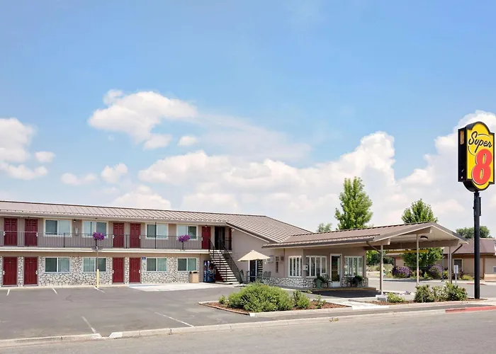 Super 8 By Wyndham Alturas