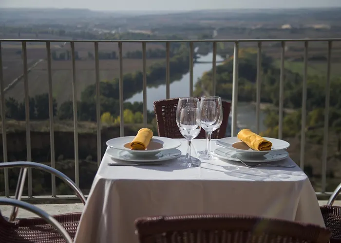 Hospedium Hotel Juan II Toro