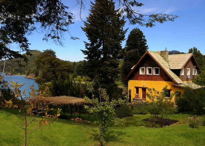 Los Juncos Patagonian Lake House