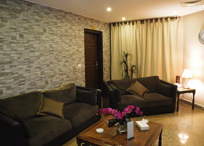Capri Hotel Suites