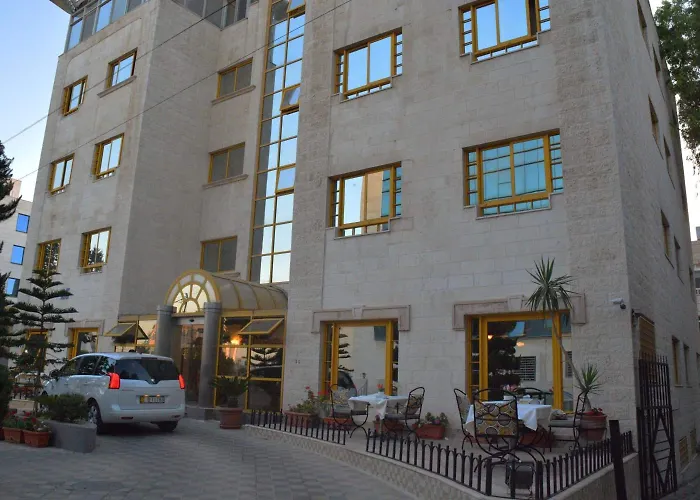Capri Hotel Suites