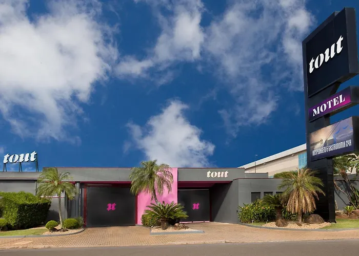 Tout Motel (Adults Only)