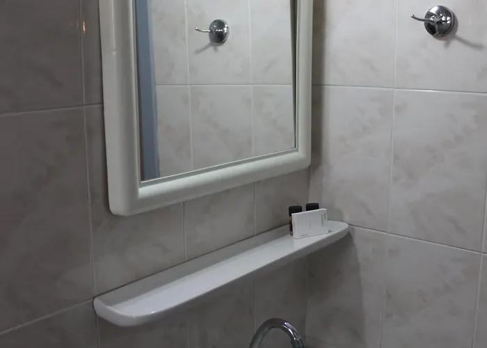 Hotel Avra