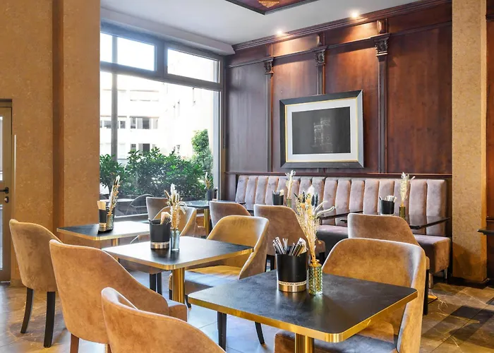 King'S Hotel First