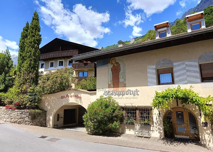 Ferienwohnungen St Hippolyt Mit Hallenbad Lagundo