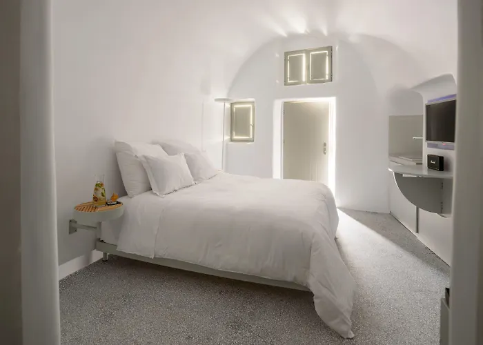 Echoes Luxury Suites Oia 