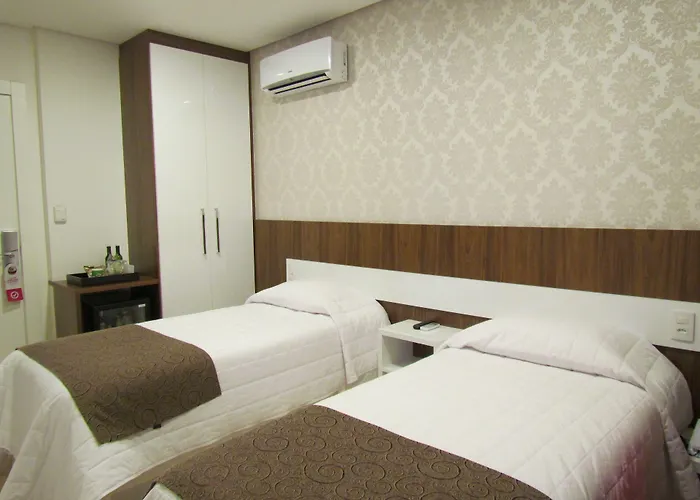 Holiday & Business Hotel - Em Frente Ao Centro De Eventos E Arena Conda Chapecó