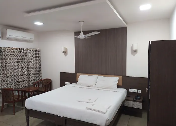 Hotel Sownthariyam Palni