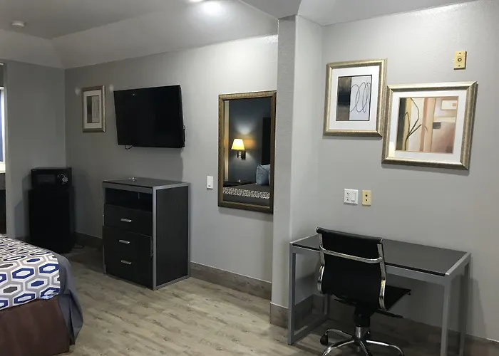 Camelot Inn And Suites Aldine