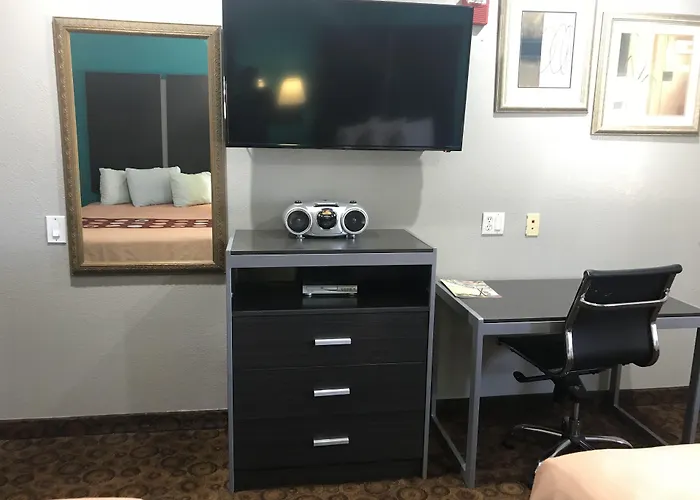 Camelot Inn And Suites Aldine
