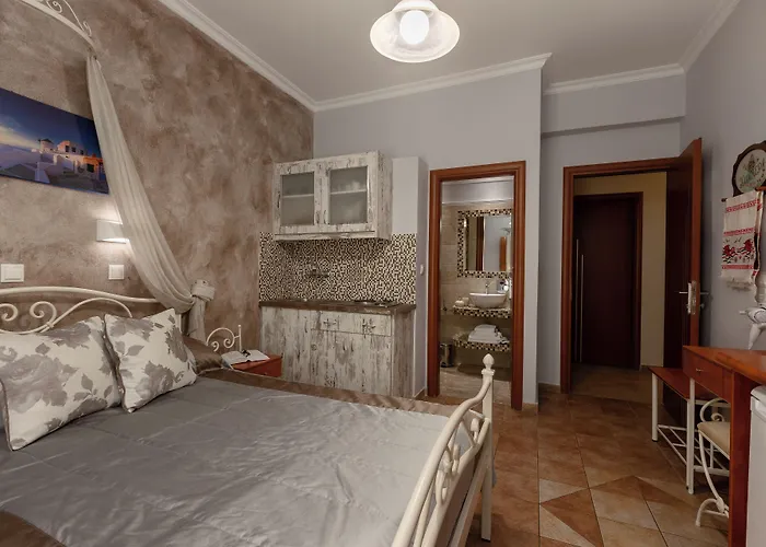 Polydefkis Hotel