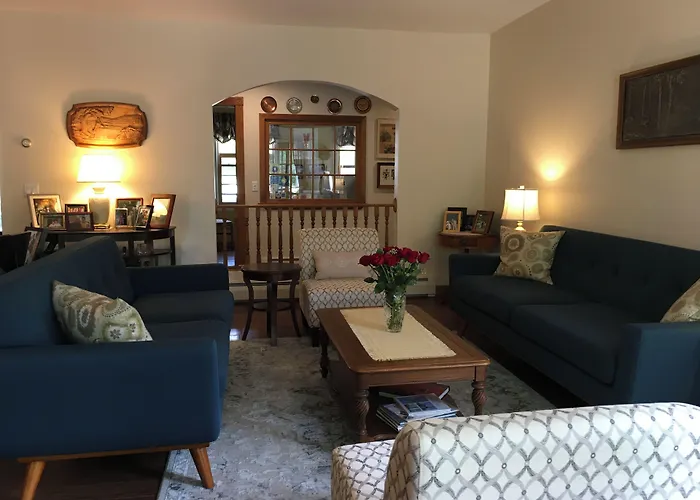 Williston Village Inn