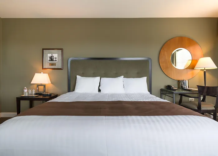 The Glen Club Hotel Glenview