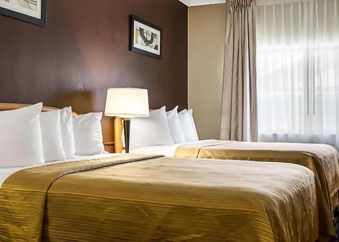 Quality Suites Near West Acres Fargo