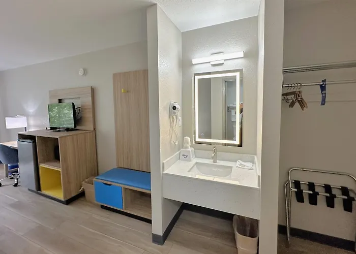 Days Inn By Wyndham Holland
