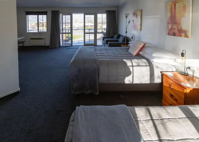 Alexandra Heights Motel