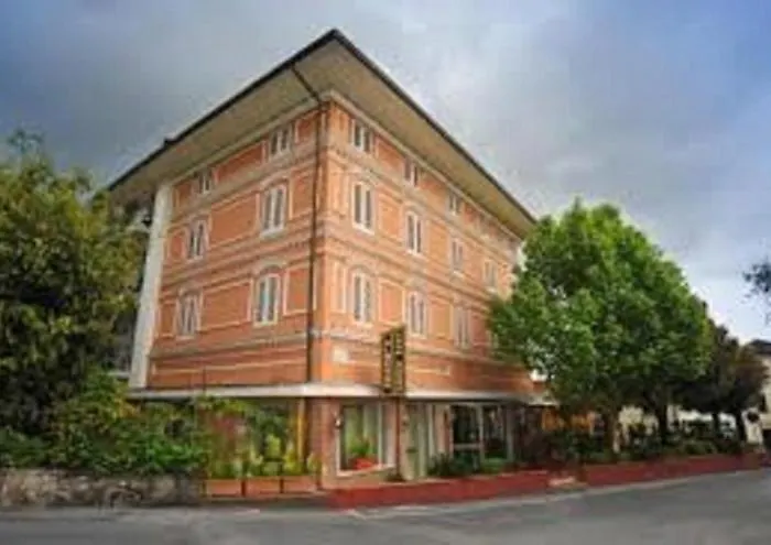 Hotel Casa Rossa Montecatini-Terme