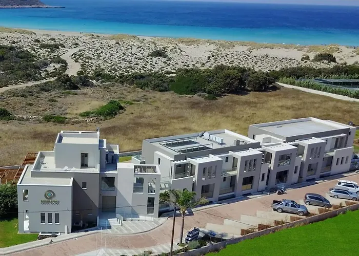 Double Bay Beach Hotel